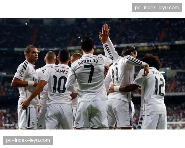 通讯:一座球场的告别——记录巴拉伊多斯球场最后一场西甲比赛 通讯:一座球场的告别——记录巴拉伊多斯球场最后一场西甲比赛