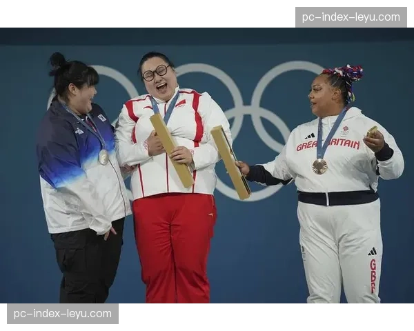 知名演员携手奥运冠军李发彬、李雯雯为闽超联赛造势助威